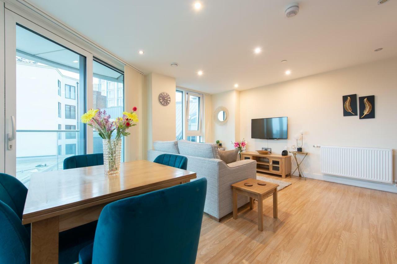 City Living Apartments Лондон Экстерьер фото